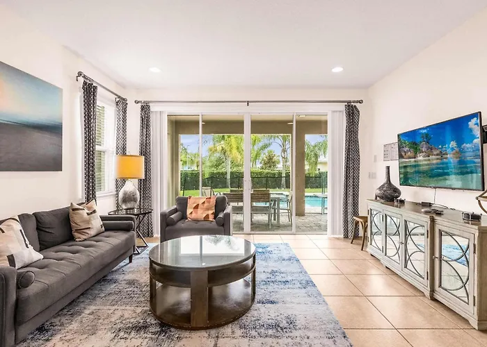 Your Dream Vacation Awaits Family 10-Bd Villa